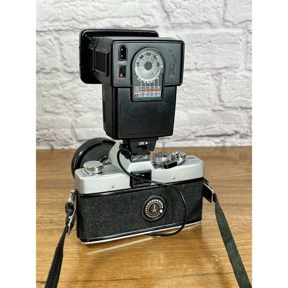 MINOLTA SRT 101 SLR 35mm Film Camera W/ Lens and Flash - Picture 16 of 16